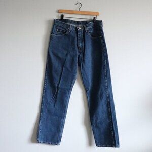 Wrangler Men's 34x32 Blue Denim Relaxed Straight Leg Medium Wash 5-Pocket Jeans